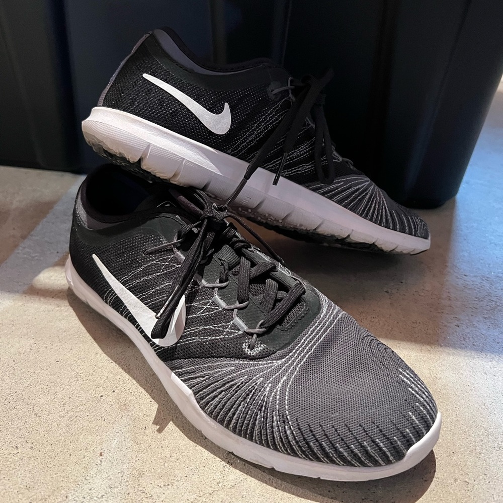 Like new Nike sneakers.